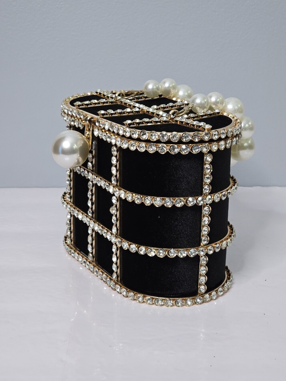 Elegant Black Pearl-Embellished Handbag - Picture 5 of 11